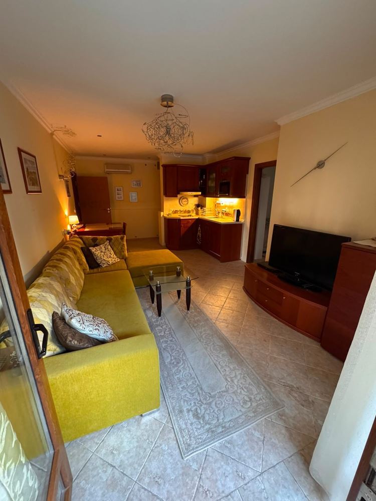 Апартамент с двумя спальнями и видом на море среди сосен – роскошь и спокойствие на первой линии в Созополе