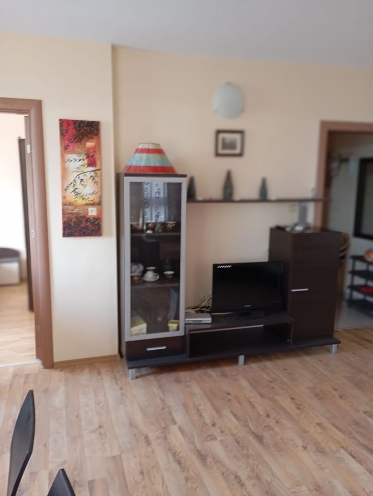 Полностью меблированный двухкомнатный апартамент в 200 м от пляжа в Равде – тишина, зелень и комфорт в небольшом комплексе