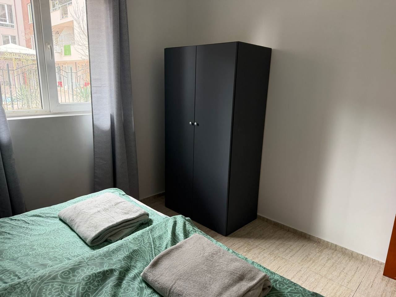 Квартира с одной спальней в Солнечном Береге с отличными удобствами и близостью к пляжу