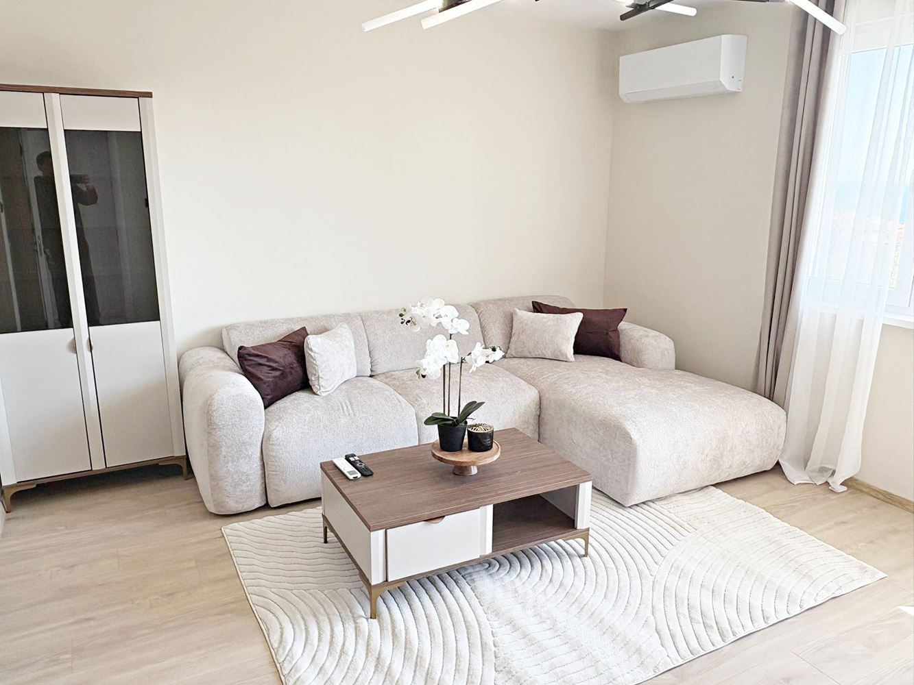 Два независимых жилых пространства с видом на море в центре Святого Власа – дизайнерский интерьер и собственное парковочное место