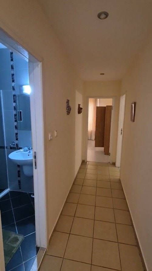 Просторная квартира с двумя спальнями в Солнечном Береге – полностью меблирована, отличная локация и готова для доходной инвестиции