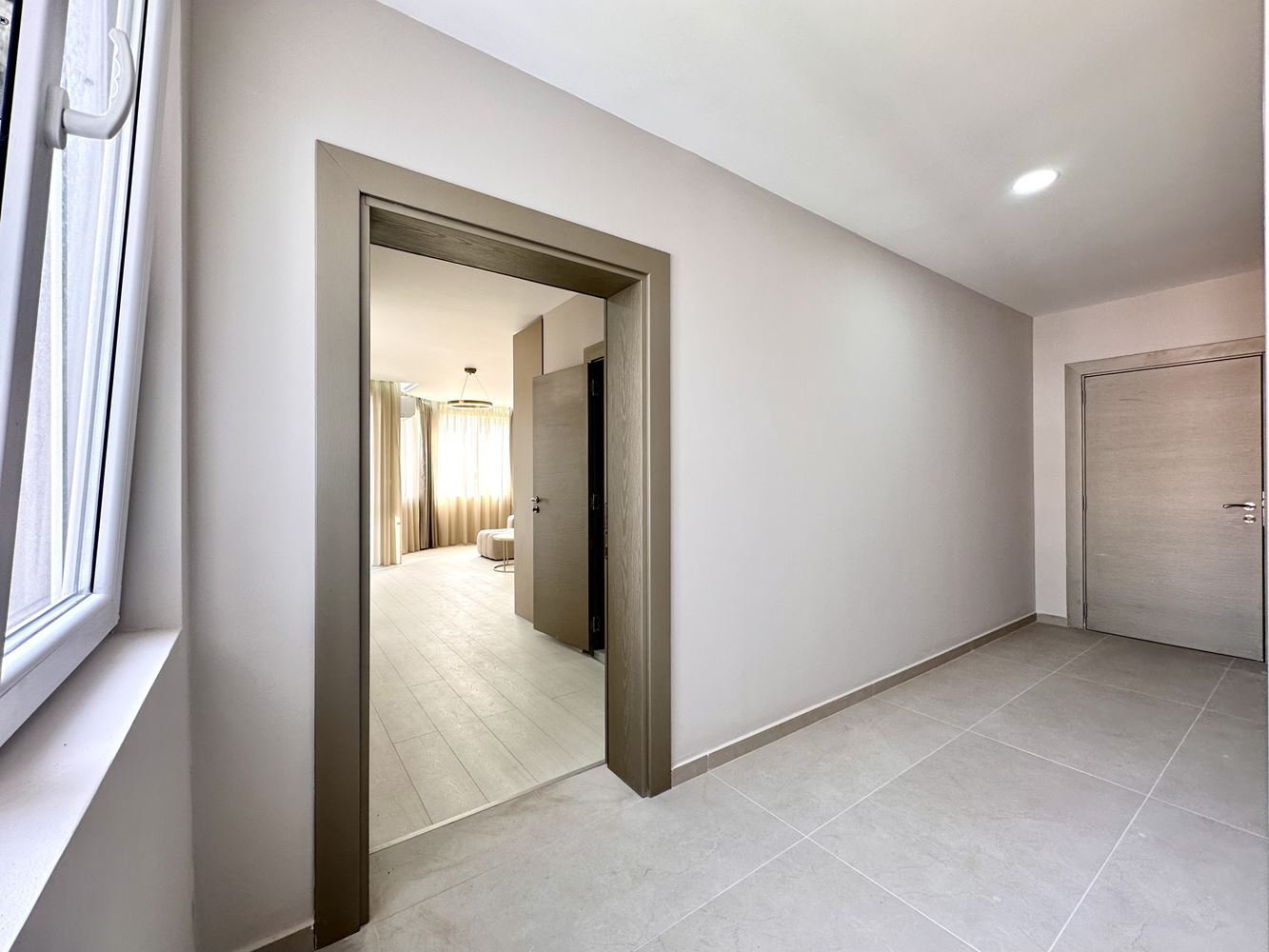 Уютная квартира с одной спальней с видом на бассейн и зелёные зоны в Солнечном Береге – готова к использованию