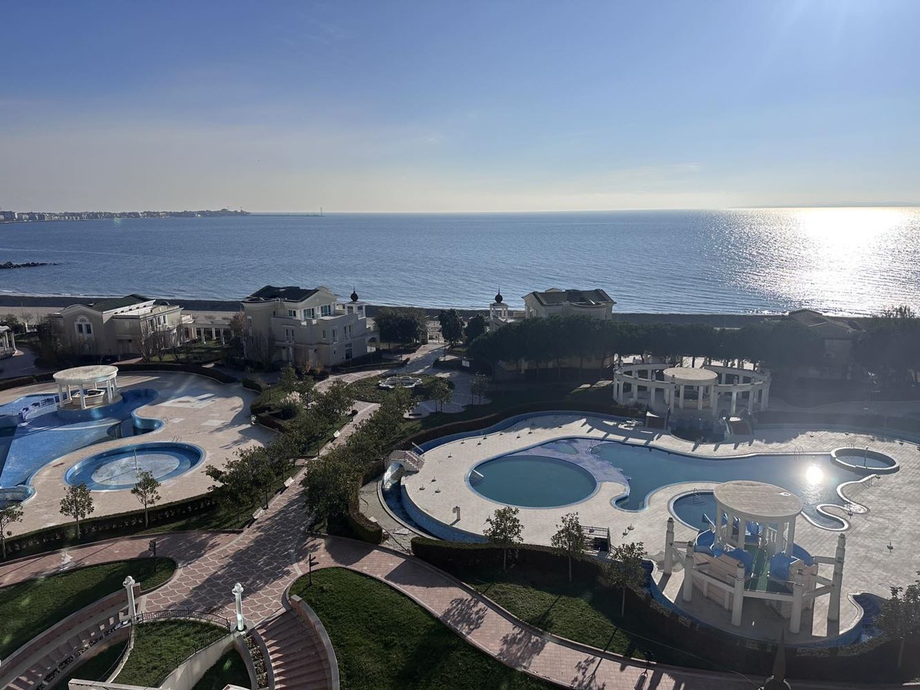 Апартамент с двумя спальнями в Поморие с фронтальным видом на море – роскошная жизнь на первой линии