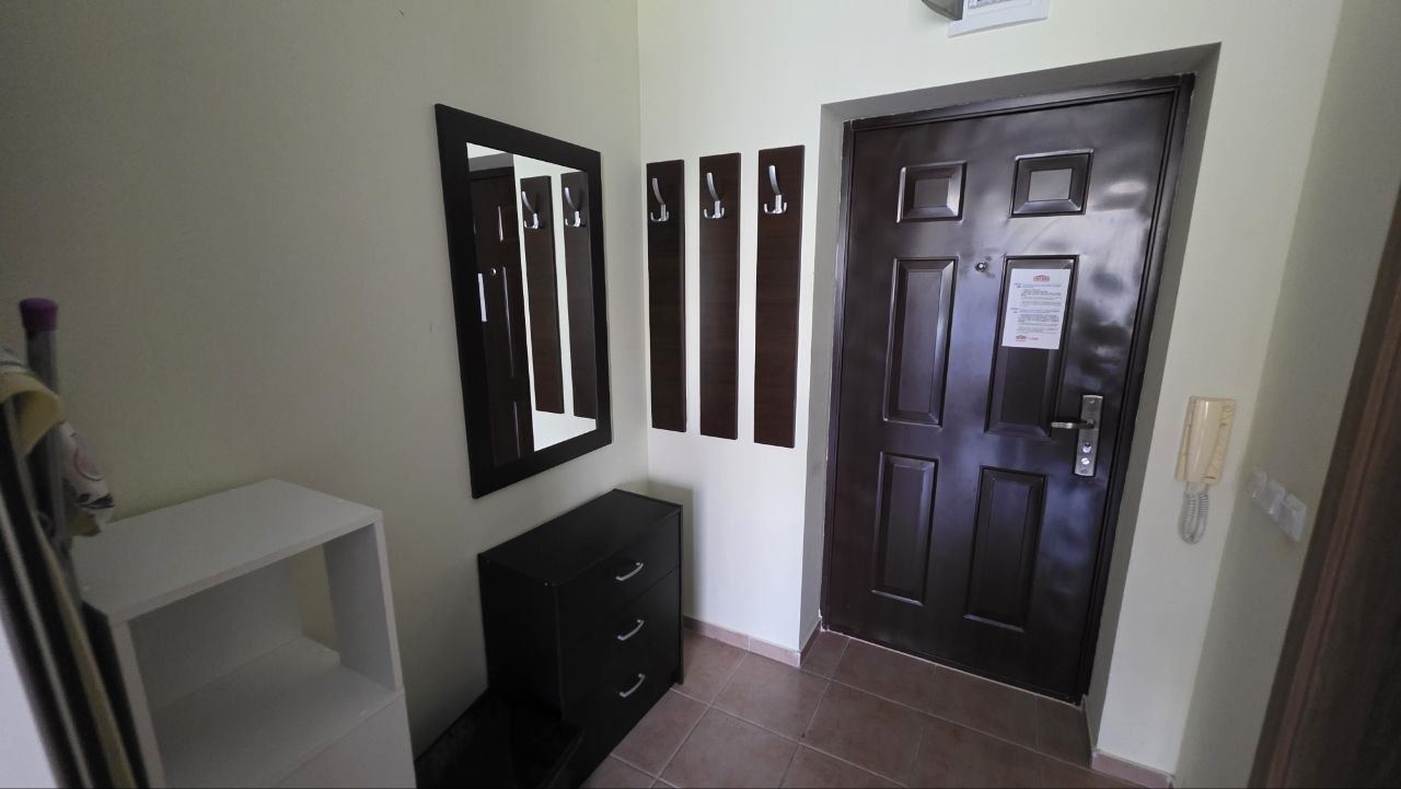 Практичная и уютная студия в Солнечном Берегу – уют и спокойствие с видом на бассейн