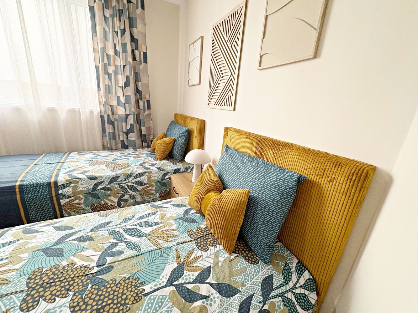 Два независимых жилых пространства с видом на море в центре Святого Власа – дизайнерский интерьер и собственное парковочное место