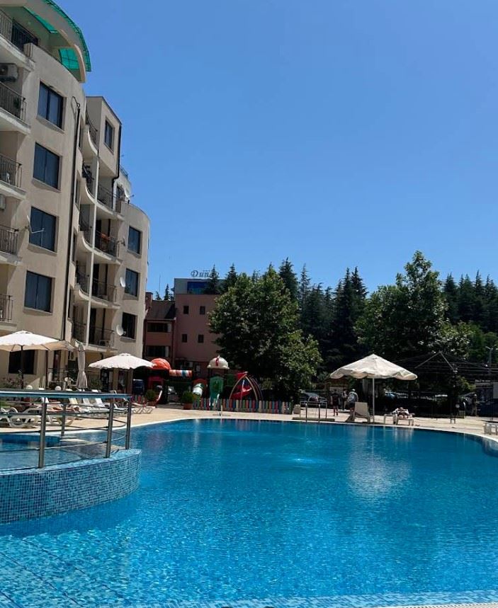 Панорамная студия на последнем этаже в Солнечном берегу – тишина, простор и ощущение свободы