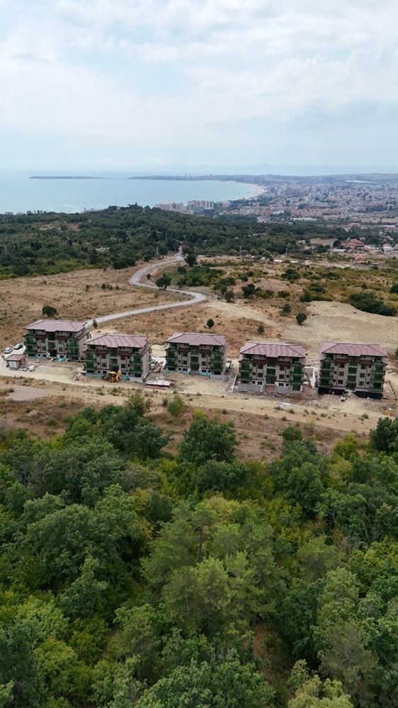 Квартира с двумя спальнями и панорамным видом на море в тихом зелёном комплексе в Солнечном Береге