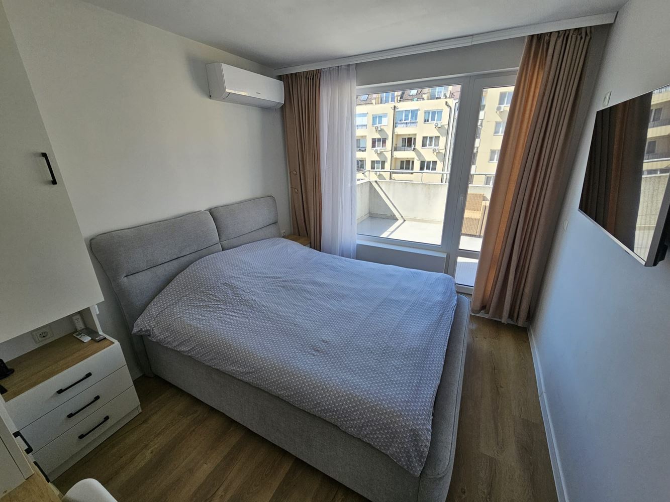 Просторная и светлая квартира с двумя спальнями и двумя большими террасами в Меден Рудник – идеально для семьи или инвестиций