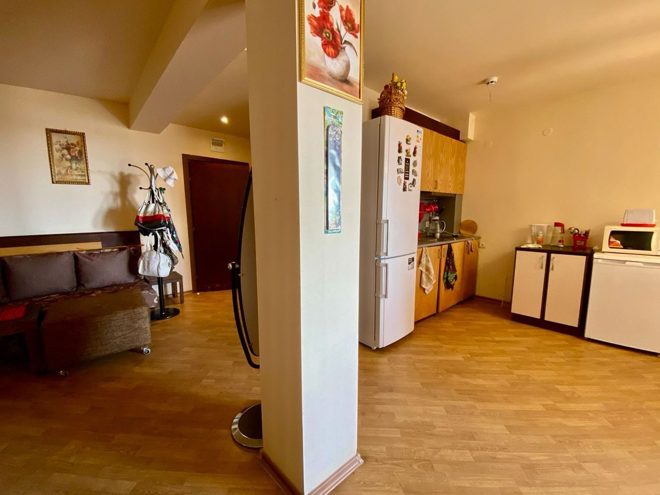 Просторная полностью меблированная студия с видом на бассейн в Солнечном Береге – комфорт, спокойствие и отличная инвестиция