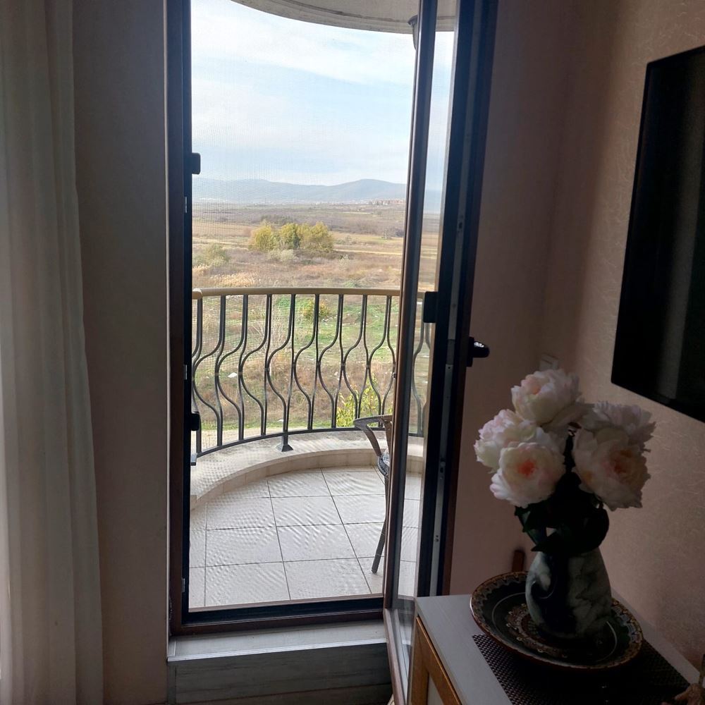 Элегантная квартира с одной спальней в роскошном комплексе в Солнечном береге – стиль, комфорт и богатая инфраструктура