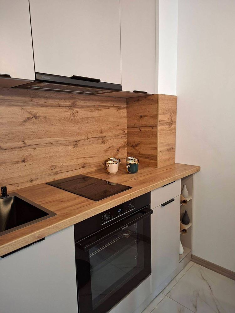 Стильная двухкомнатная квартира с низкой таксой обслуживания в Солнечном Береге – комфорт, безопасность и отличная инвестиция у моря