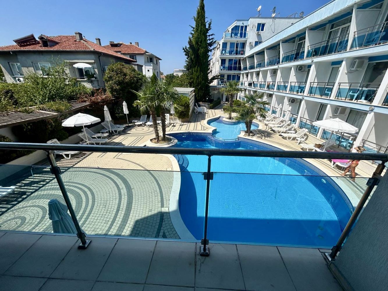 Уютная и просторная студия в Ахтополе – готова к использованию, Акт 16 и вид на бассейн