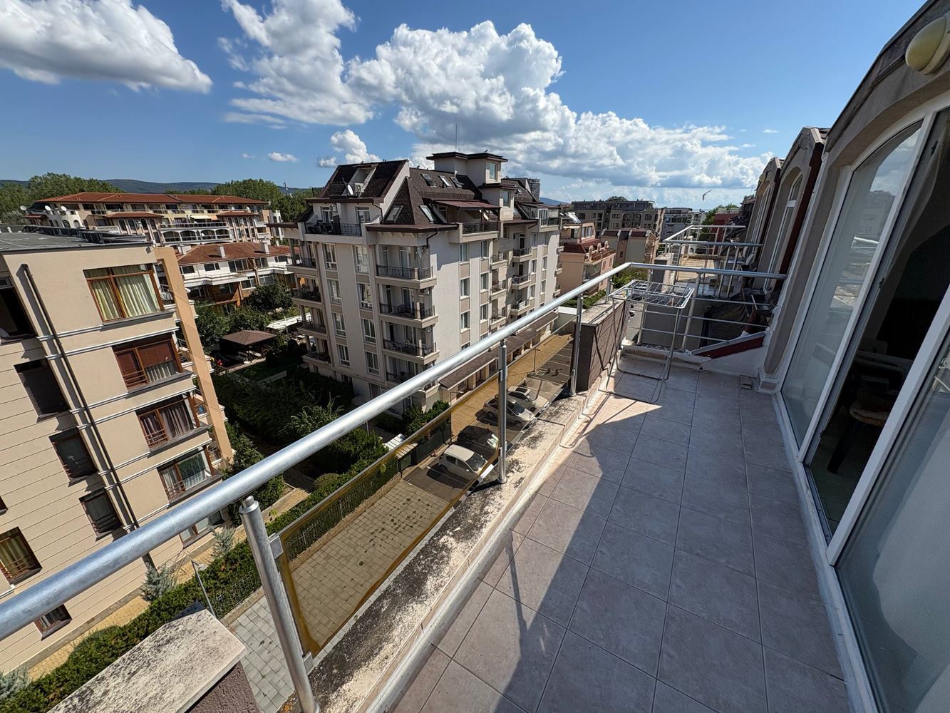 Двухкомнатная квартира с потенциалом в самой зелёной части Солнечного Берега