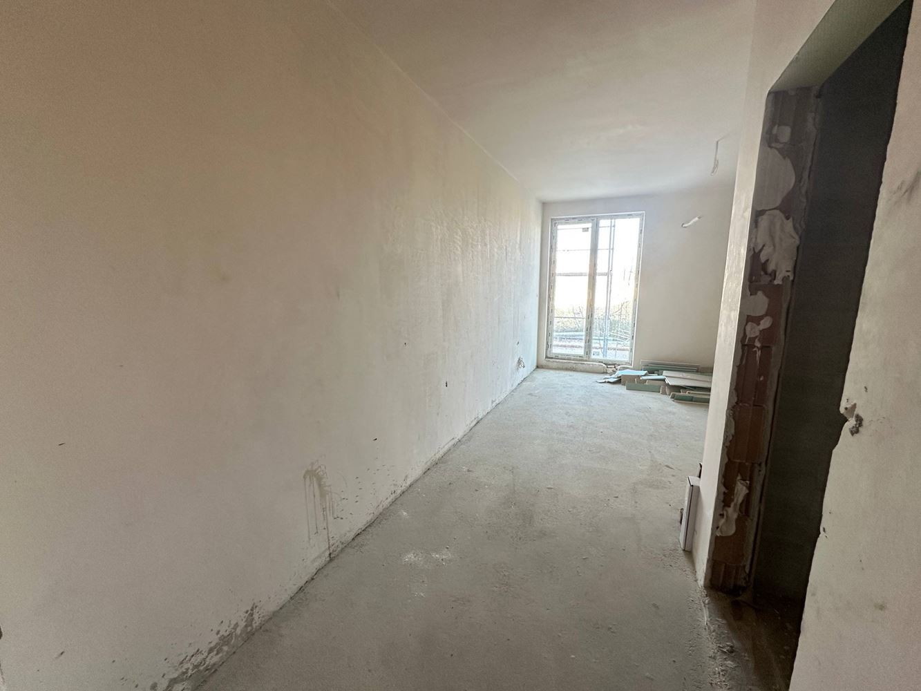 Новое студио на первом этаже в 200 метрах от пляжа в Несебре – комфорт, стиль и отличное расположение