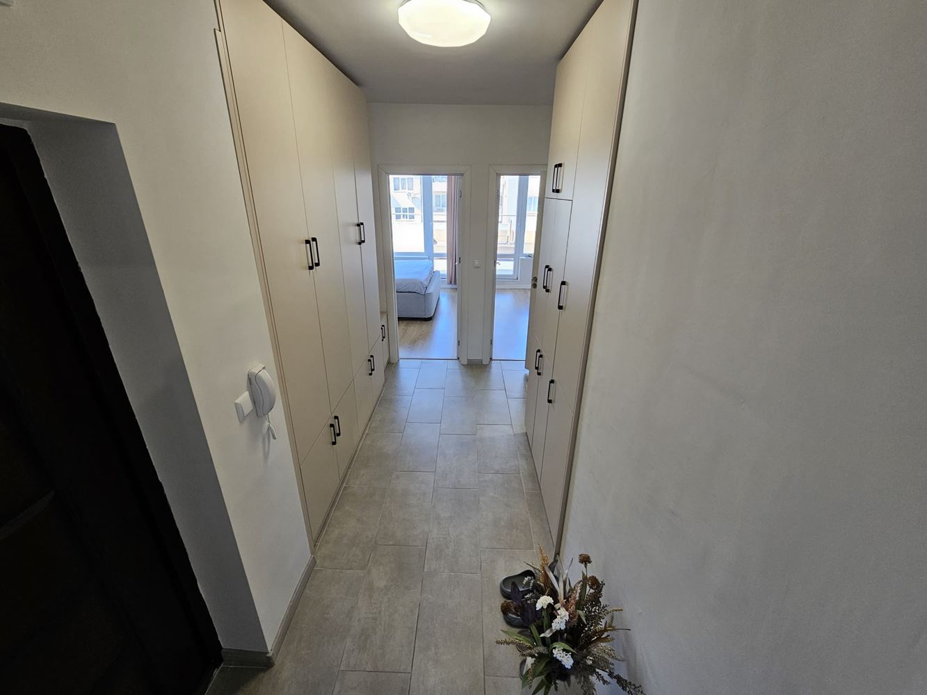 Просторная и светлая квартира с двумя спальнями и двумя большими террасами в Меден Рудник – идеально для семьи или инвестиций