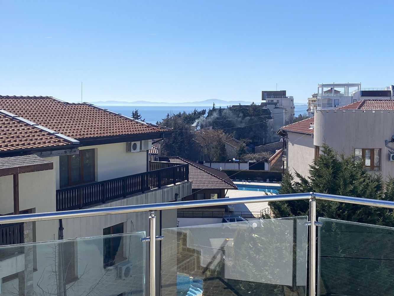 Однокомнатная квартира с видом на море в интересном комплексе