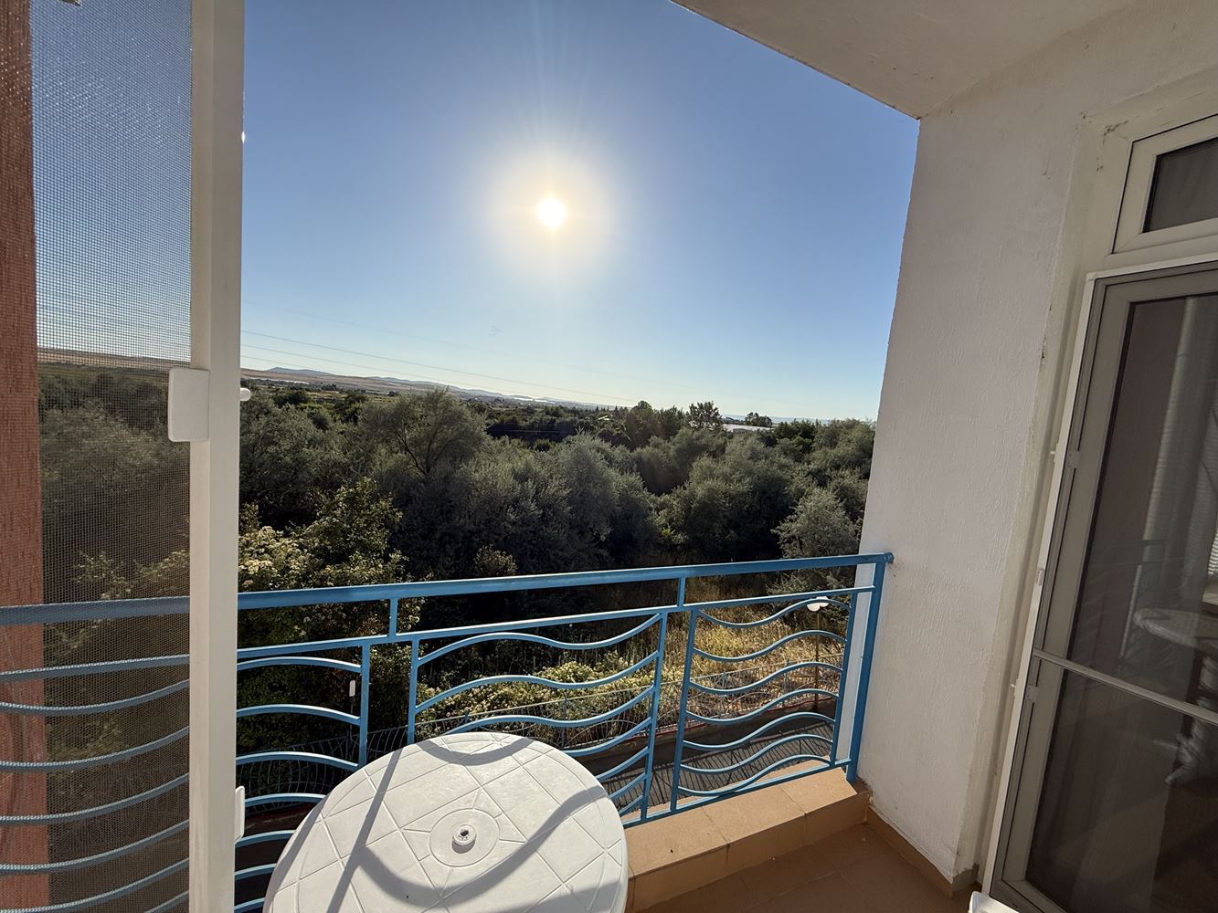 Русский Квартира с одной спальней и террасой в Солнечном Береге – комфорт и круглогодичная безопасность