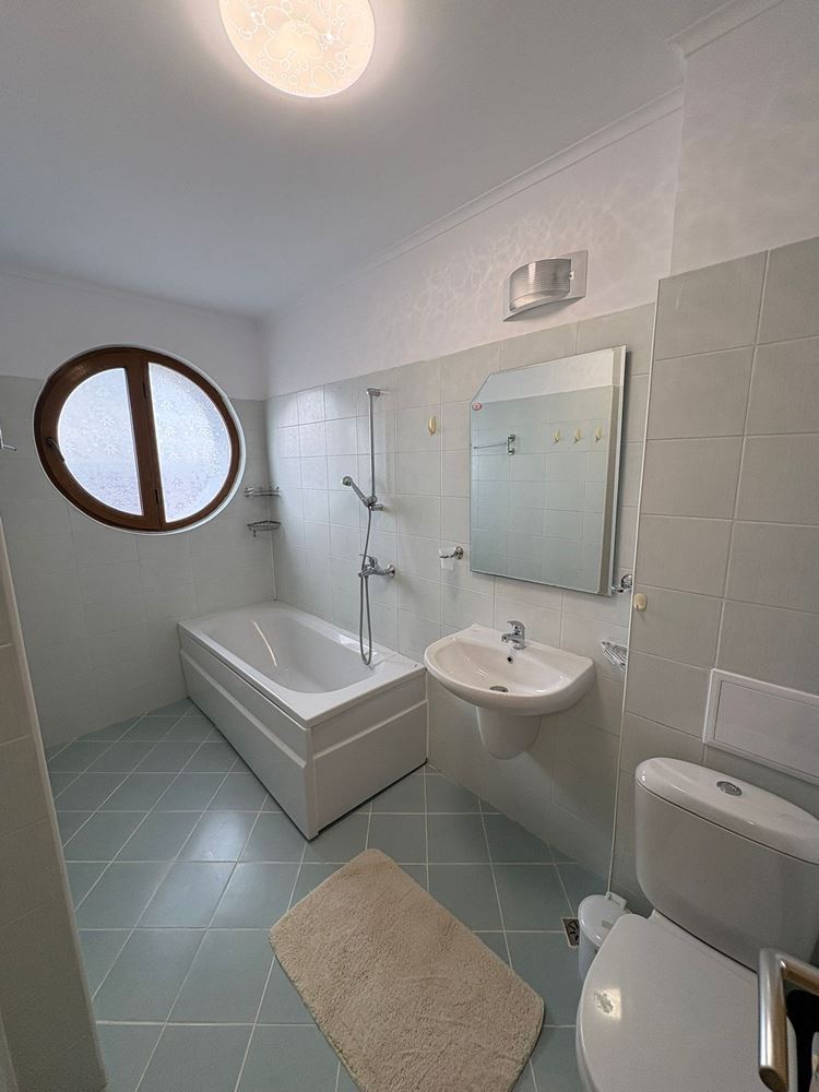  Панорамная двухкомнатная квартира на первой линии в Поморие с прямым видом на море