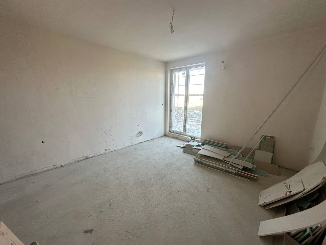 Новое студио на первом этаже в 200 метрах от пляжа в Несебре – комфорт, стиль и отличное расположение