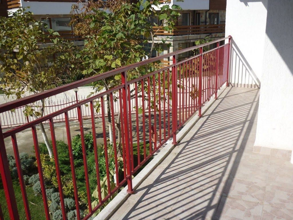 Обставленная квартира с одной спальней на первой линии с видом на море в Элените