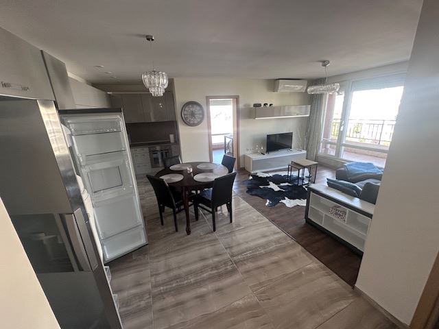 Пентхаус с панорамным видом на море и собственным выходом на пляж в Свети Влас