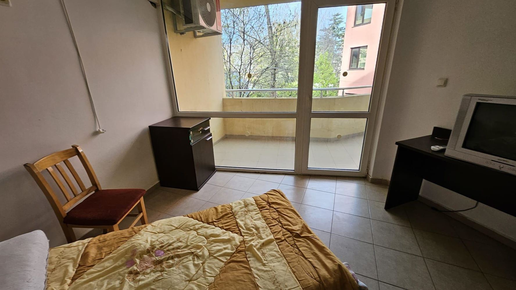   Квартира с одной спальней в 200 м от пляжа в Солнечном береге – отличная локация и инвестиционный потенциал