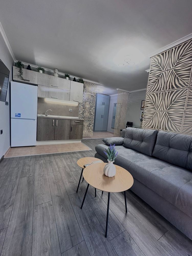 Двухкомнатная квартира с частичным видом на море в Святом Власе – меблированная, после ремонта, в элитном закрытом комплексе