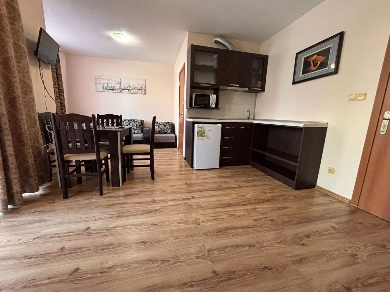 Просторная двухкомнатная квартира с видом на бассейн в Солнечном Береге – возможность второй спальни