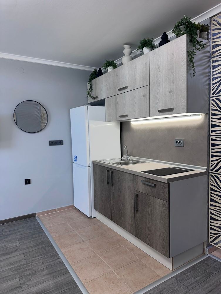 Двухкомнатная квартира с частичным видом на море в Святом Власе – меблированная, после ремонта, в элитном закрытом комплексе