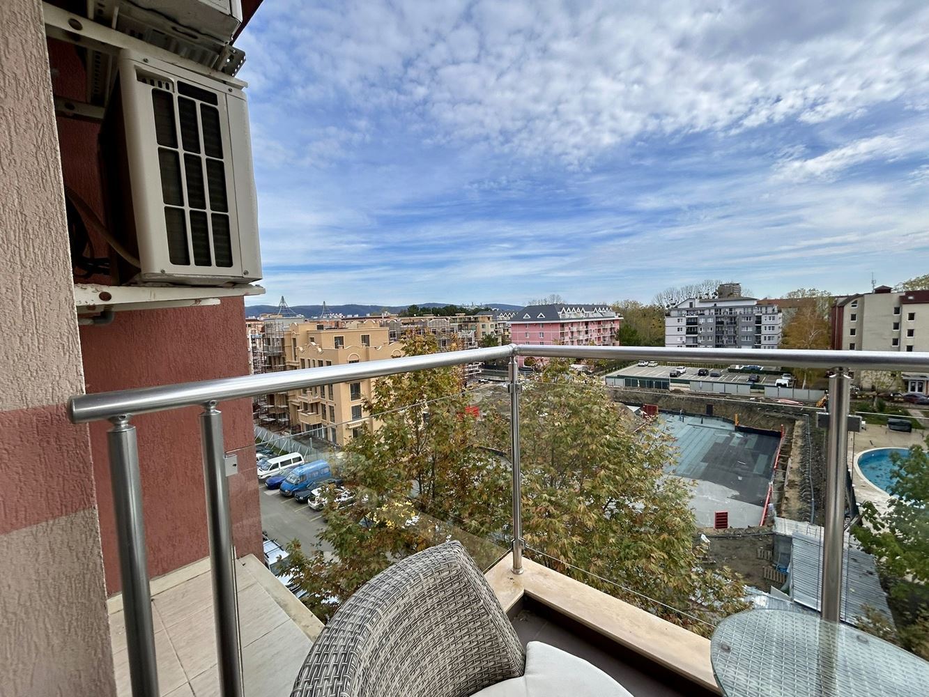 Современная студия в престижном комплексе на Солнечном берегу – идеальна для инвестиций и комфортной жизни