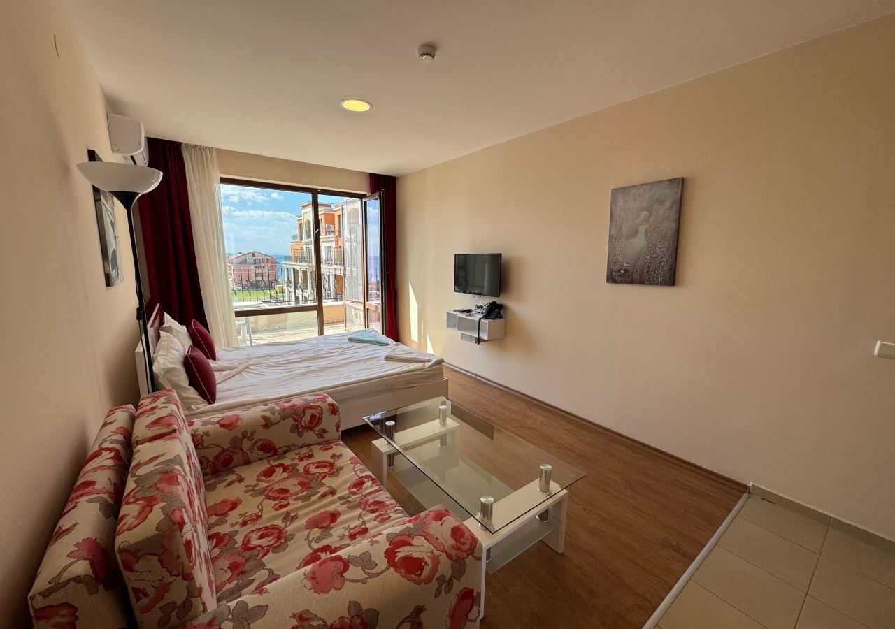 Студия на первой линии с видом на море в роскошном комплексе – полностью меблирована и готова к использованию