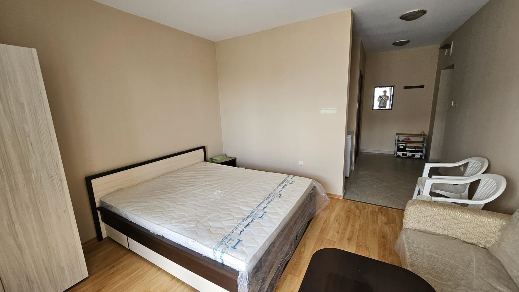 Полностью меблированная студия в Равде без обслуживания – всего в 200 метрах от моря