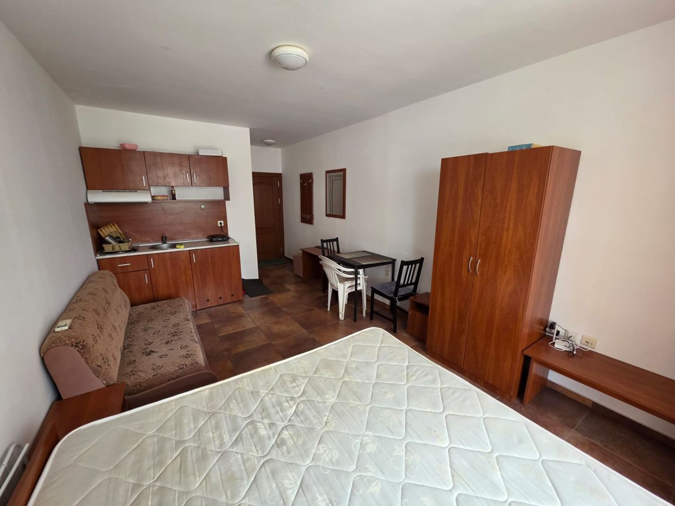 Студия в Солнечном Береге – современное здание, отличное расположение и полный комфорт для отдыха и инвестиций