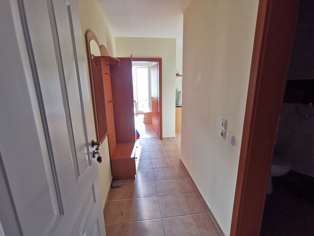Квартира с двумя спальнями с видом на море и частным пляжем в престижном комплексе в Святом Власе