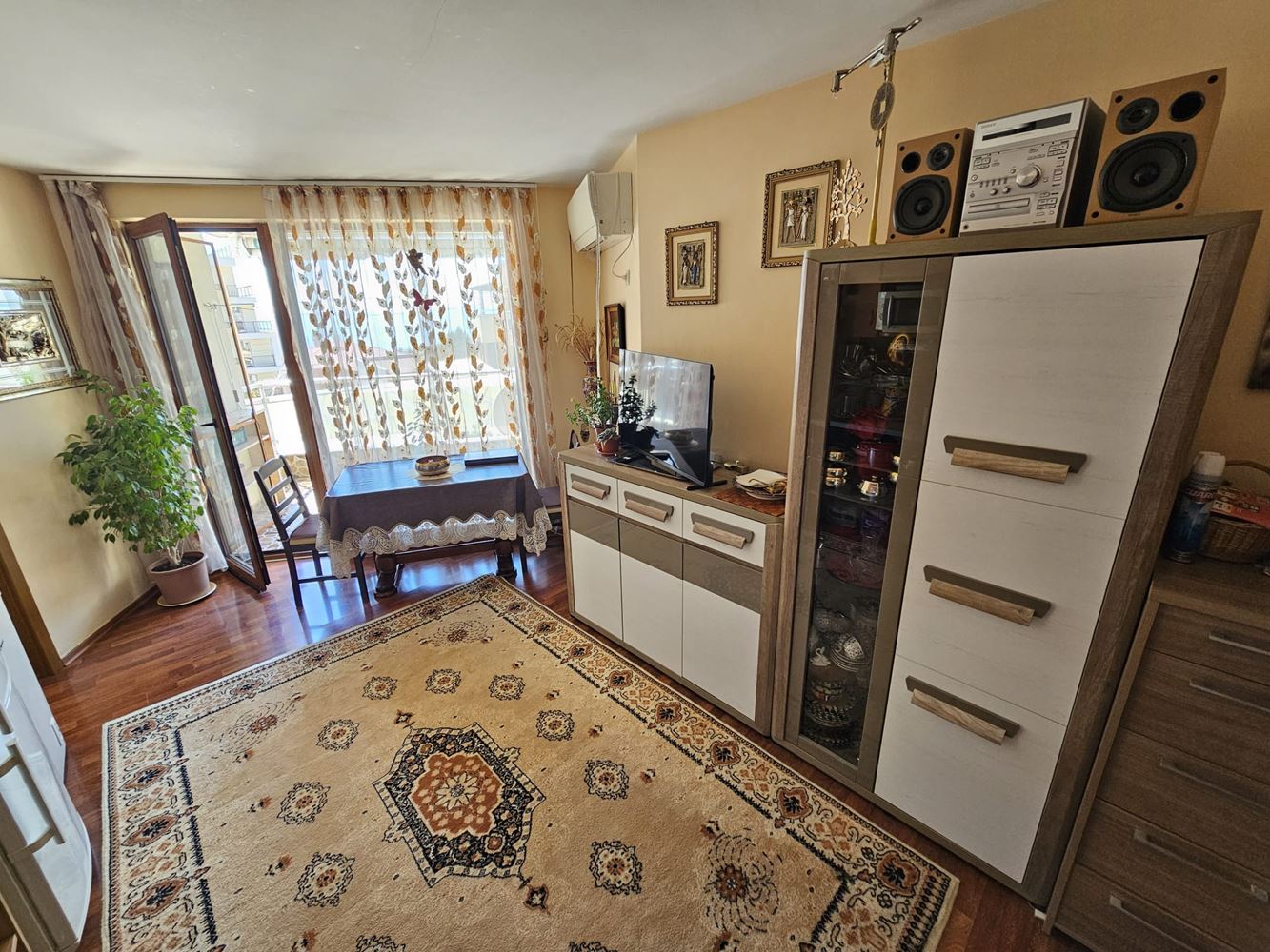 Квартира с одной спальней с видом на море в Святом Власе – престиж, комфорт и локация в 100 м от пляжа. С парковочным местом в комплексе