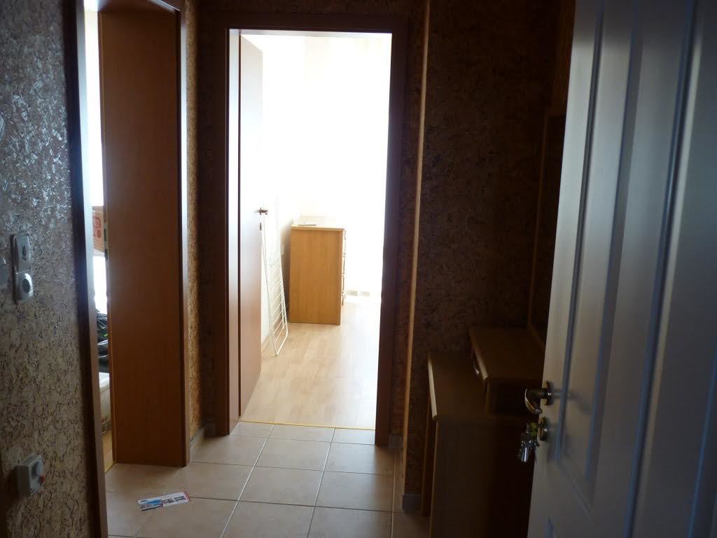 Обставленная квартира с одной спальней на первой линии с видом на море в Элените