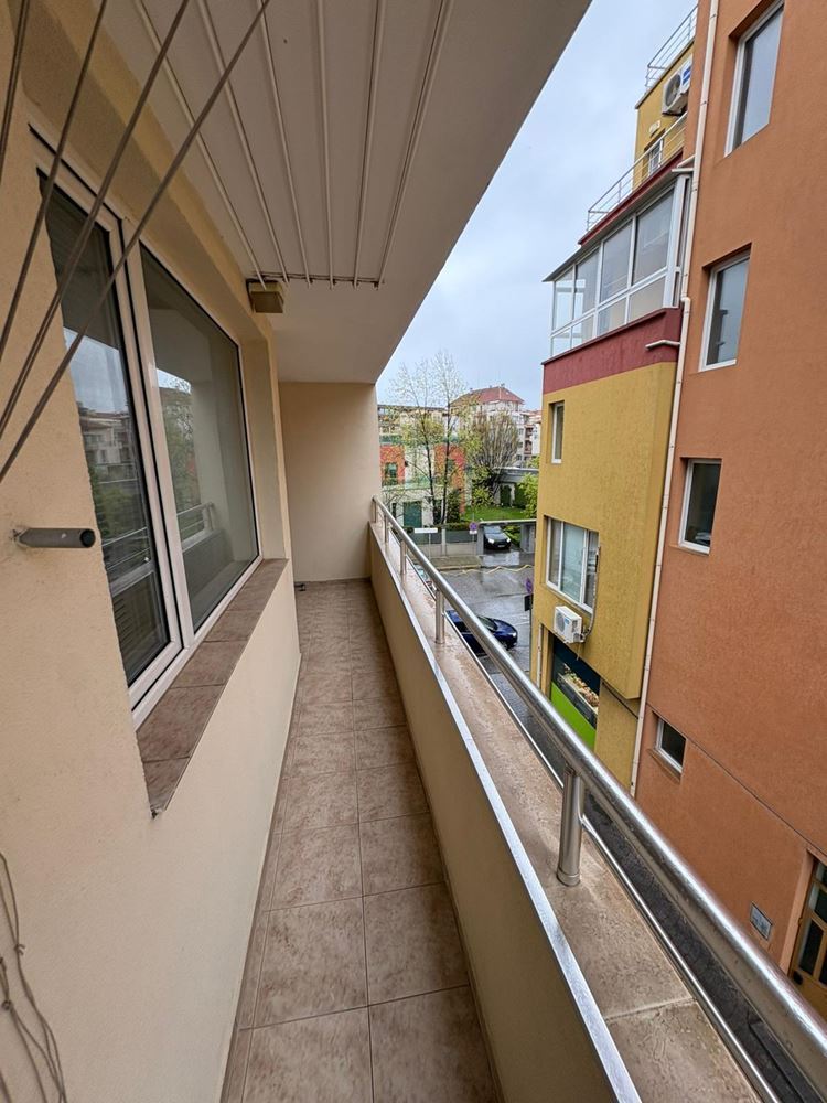 Двухкомнатная квартира в Поморие – отличное расположение в 400 м от моря и центра