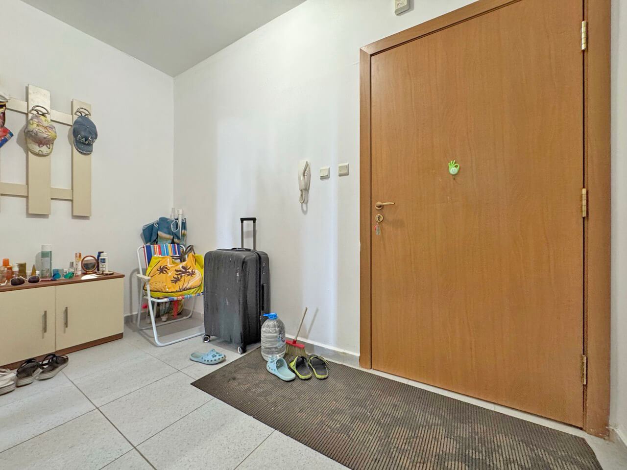 Двухкомнатная квартира с видом на бассейн, в 100 м от пляжа в Солнечном берегу