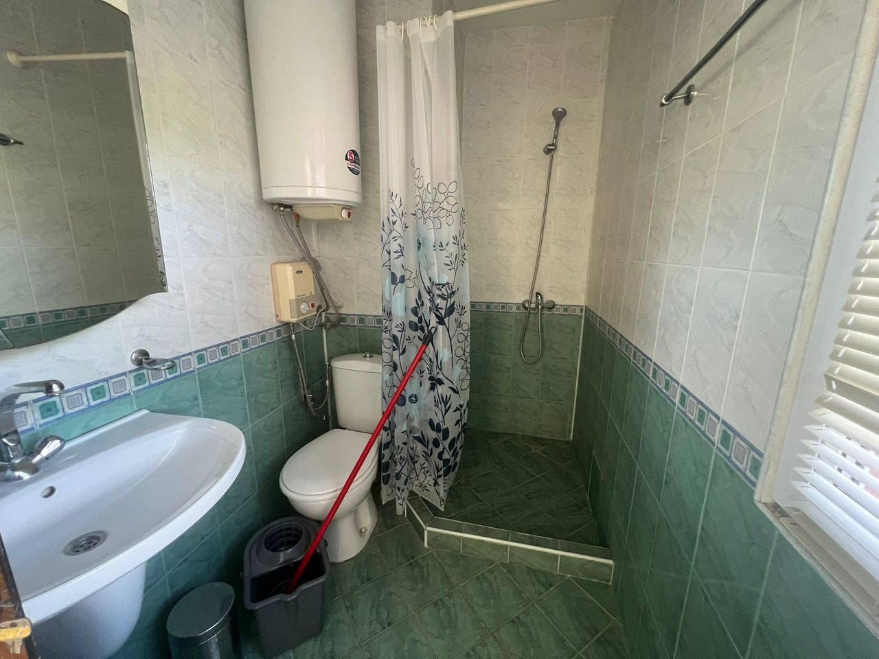 Просторная квартира с одной спальней в Солнечном Береге – комфорт и пространство в ухоженном комплексе