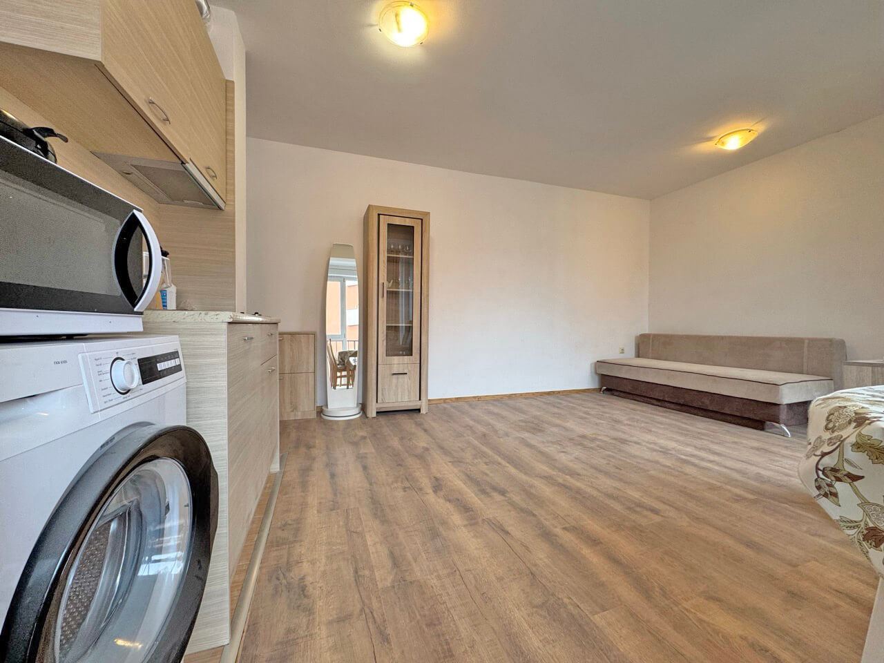 Квартира с одной спальней с видом на бассейн в престижном комплексе в Солнечном Береге