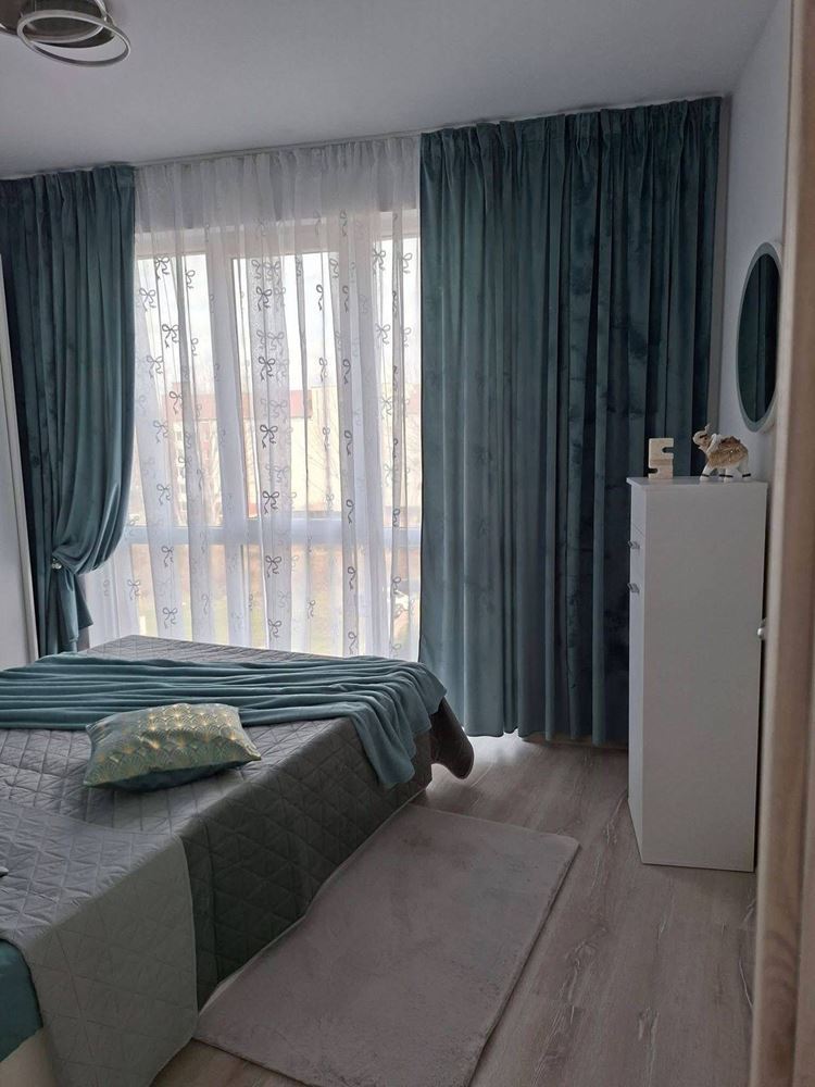 Стильная двухкомнатная квартира с низкой таксой обслуживания в Солнечном Береге – комфорт, безопасность и отличная инвестиция у моря