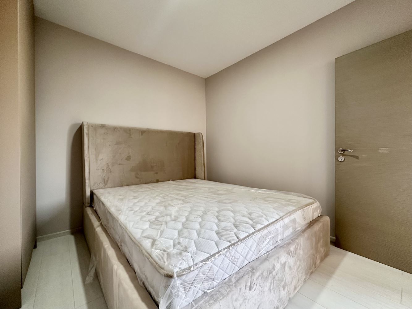 Уютная квартира с одной спальней с видом на бассейн и зелёные зоны в Солнечном Береге – готова к использованию