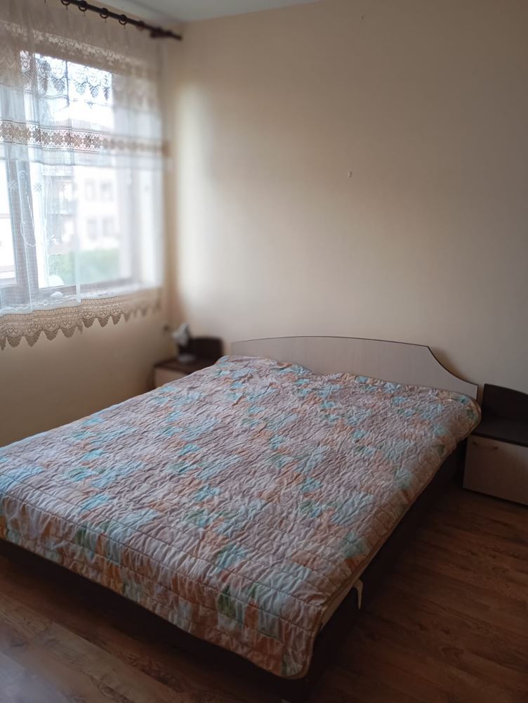 Полностью меблированный двухкомнатный апартамент в 200 м от пляжа в Равде – тишина, зелень и комфорт в небольшом комплексе