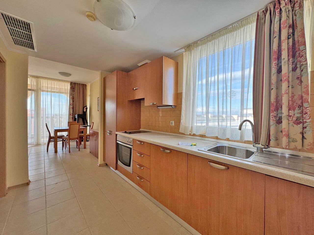 Эксклюзивный апартамент с одной спальней на первой линии в Помории – роскошь, престиж и инвестиция с мгновенной доходностью