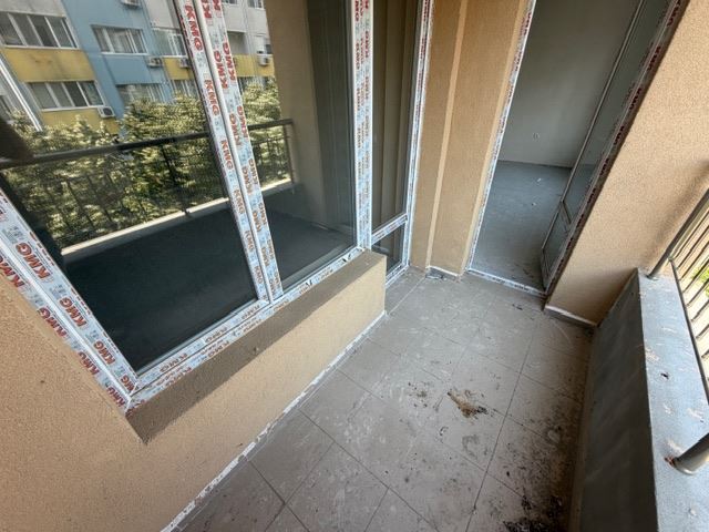 Новая квартира с одной спальней, просторной площадью и отличным расположением в ж.к. Меден Рудник, зона В