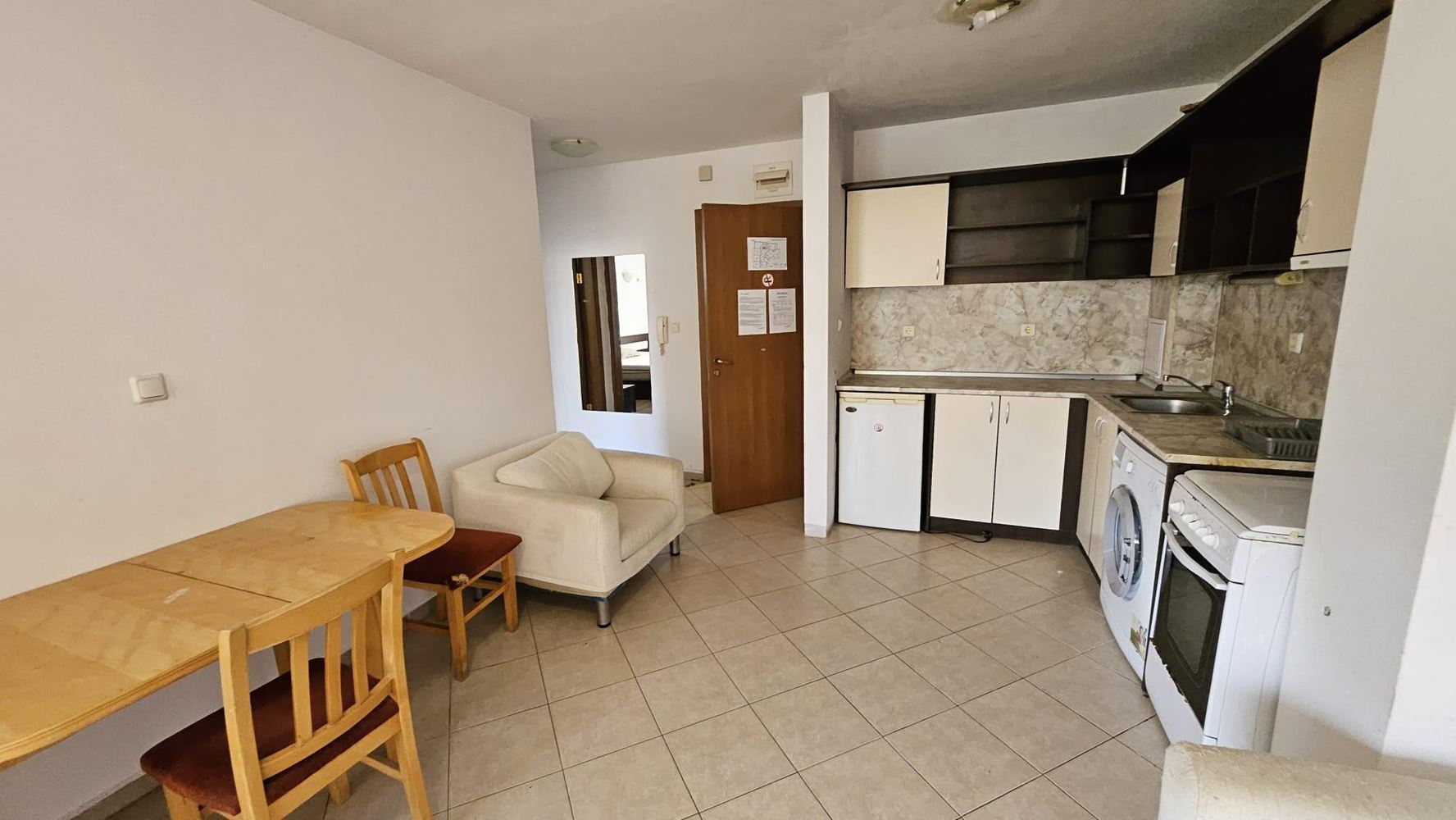   Квартира с одной спальней в 200 м от пляжа в Солнечном береге – отличная локация и инвестиционный потенциал