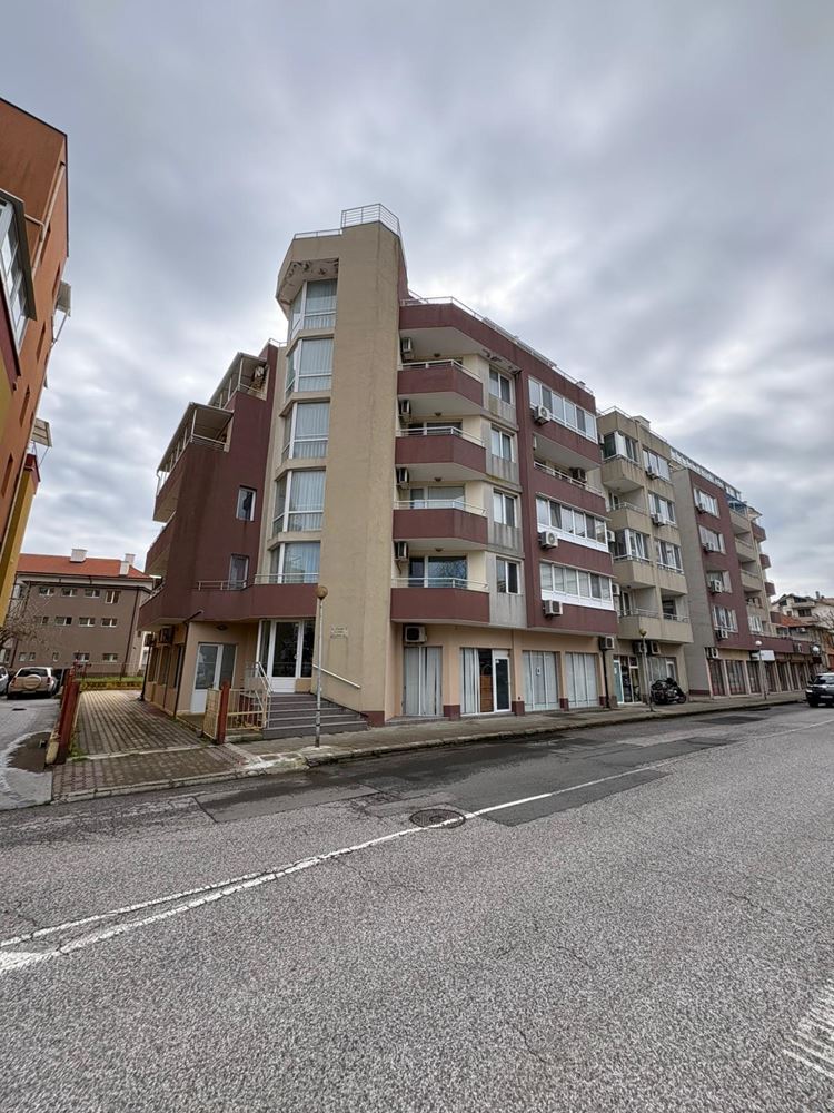 Меблированная студия в Поморие – отличное расположение, 400 м от моря и центра города