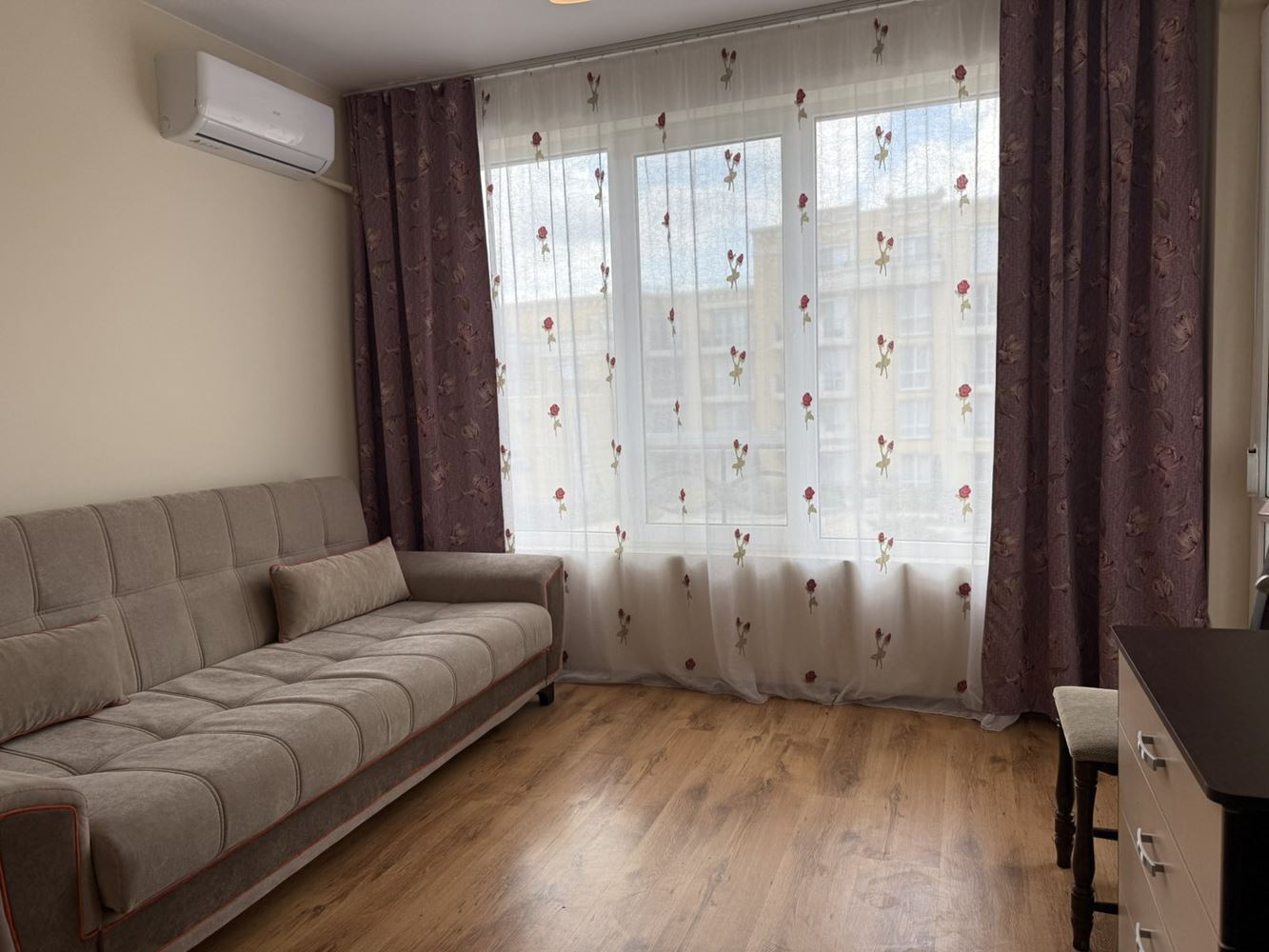 Стильная двухкомнатная квартира в современном комплексе в Равде – отличная инвестиция рядом с морем