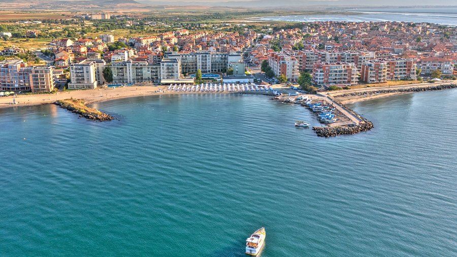 Прекрасная студия на первой линии в Помории с видом на море – уют, комфорт и престижное расположение