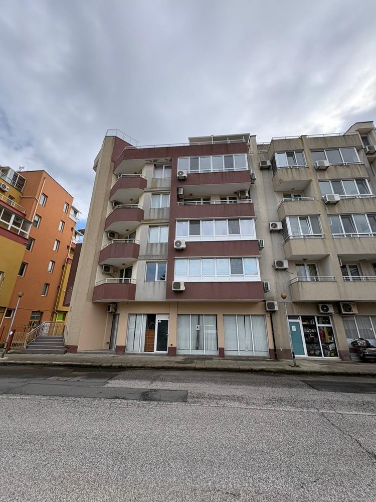 Меблированная студия в Поморие – отличное расположение, 400 м от моря и центра города